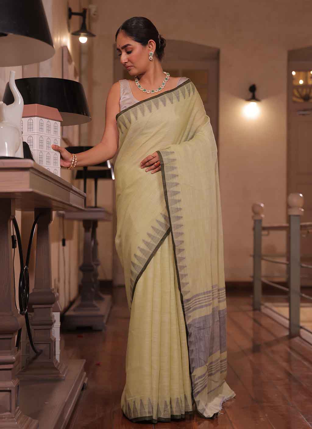 Mahi  Linen
