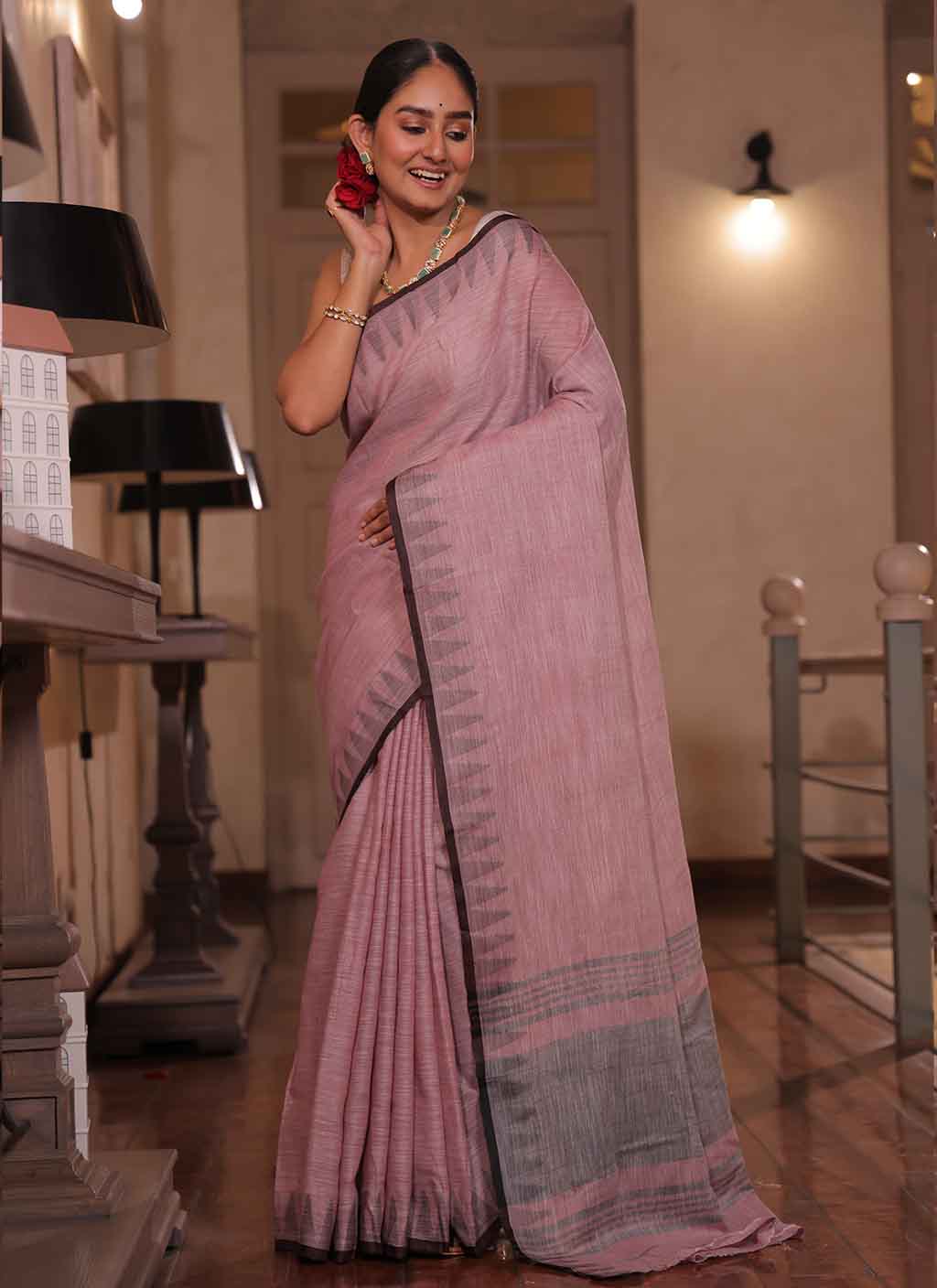 Meena Linen