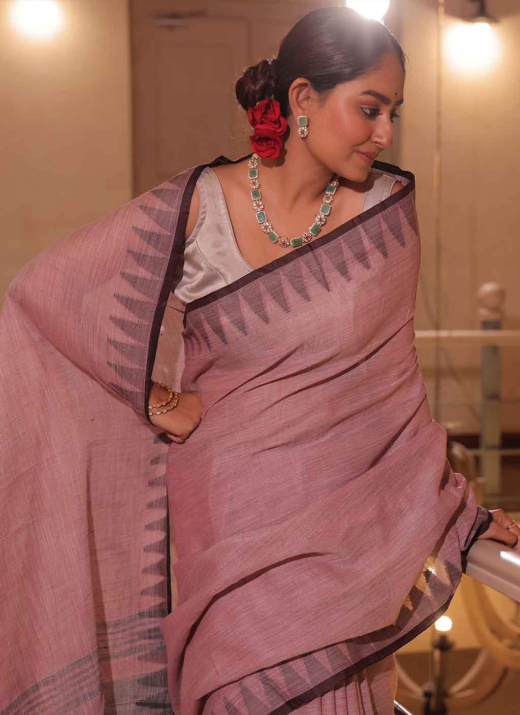 Meena Linen