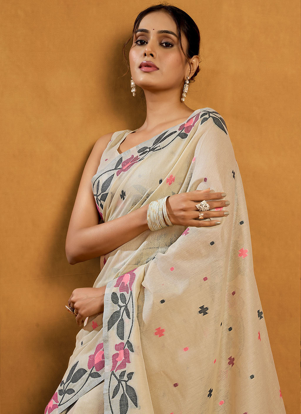 Pure Chiku spun cotton jamdani floral weaving