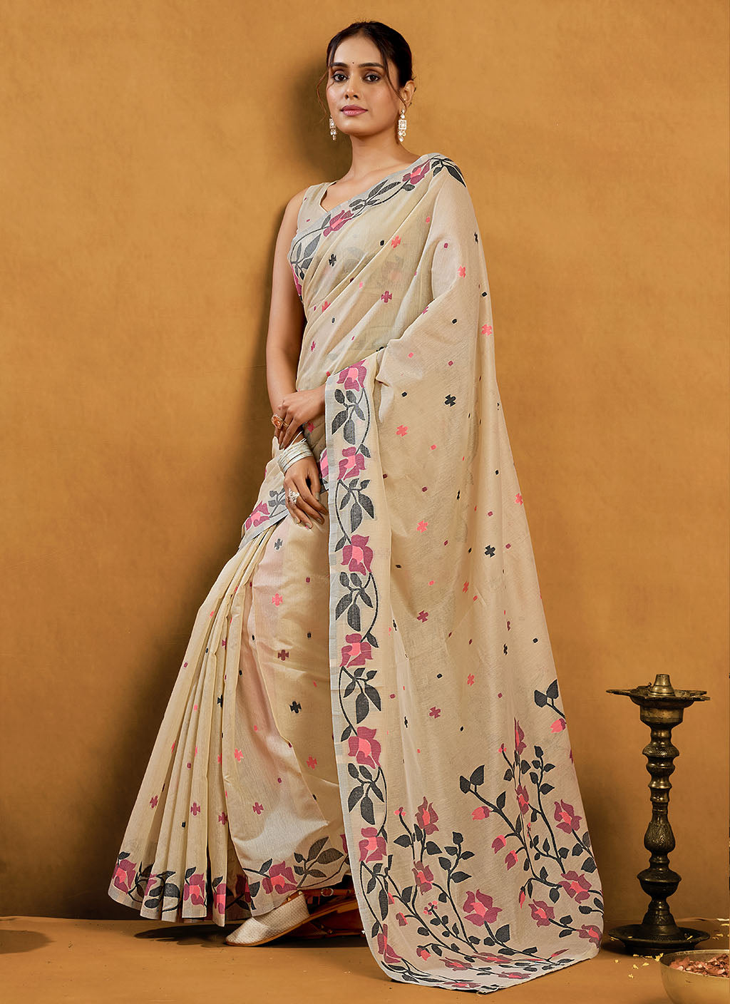 Pure Chiku spun cotton jamdani floral weaving